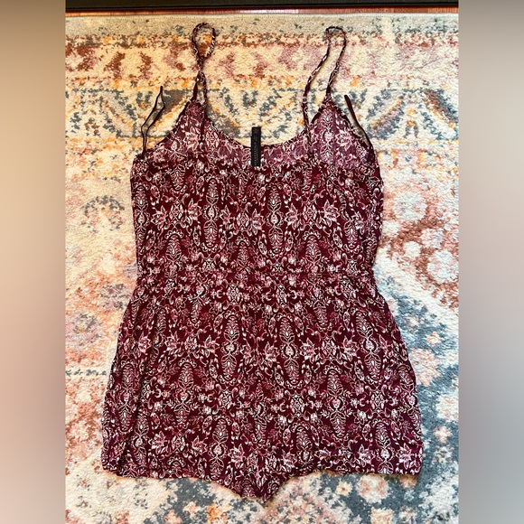Aéropostale Red Pattern Romper - Picture 6 of 6